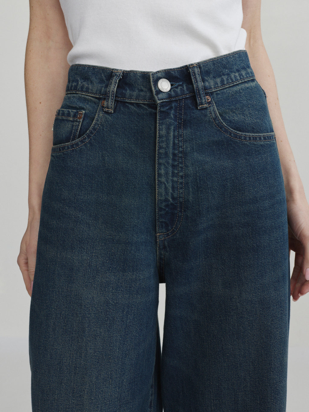 TAYLOR RELAXED BARREL HIGH RISE JEANS - KENSINGTON