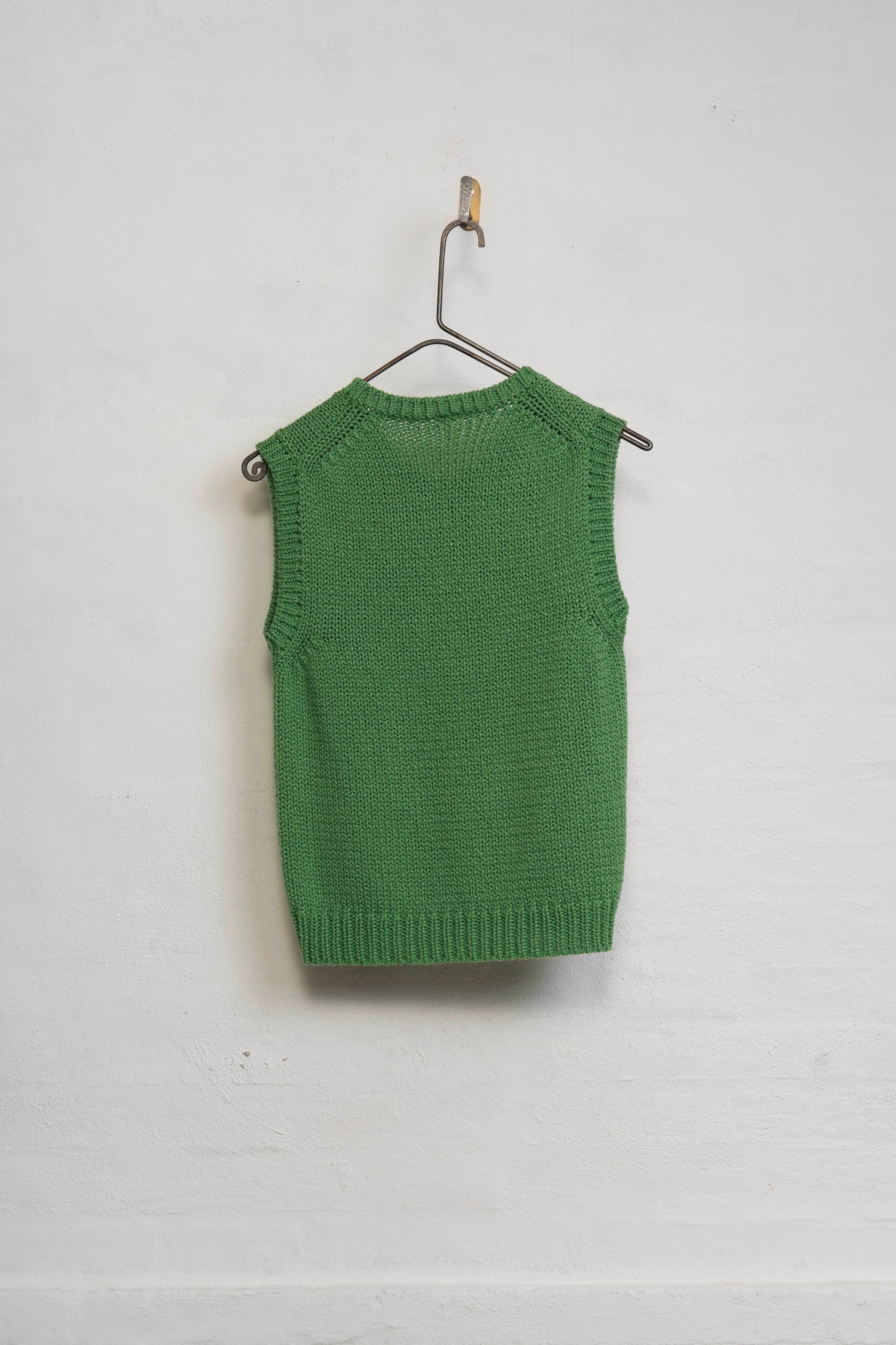 KNIT VEST