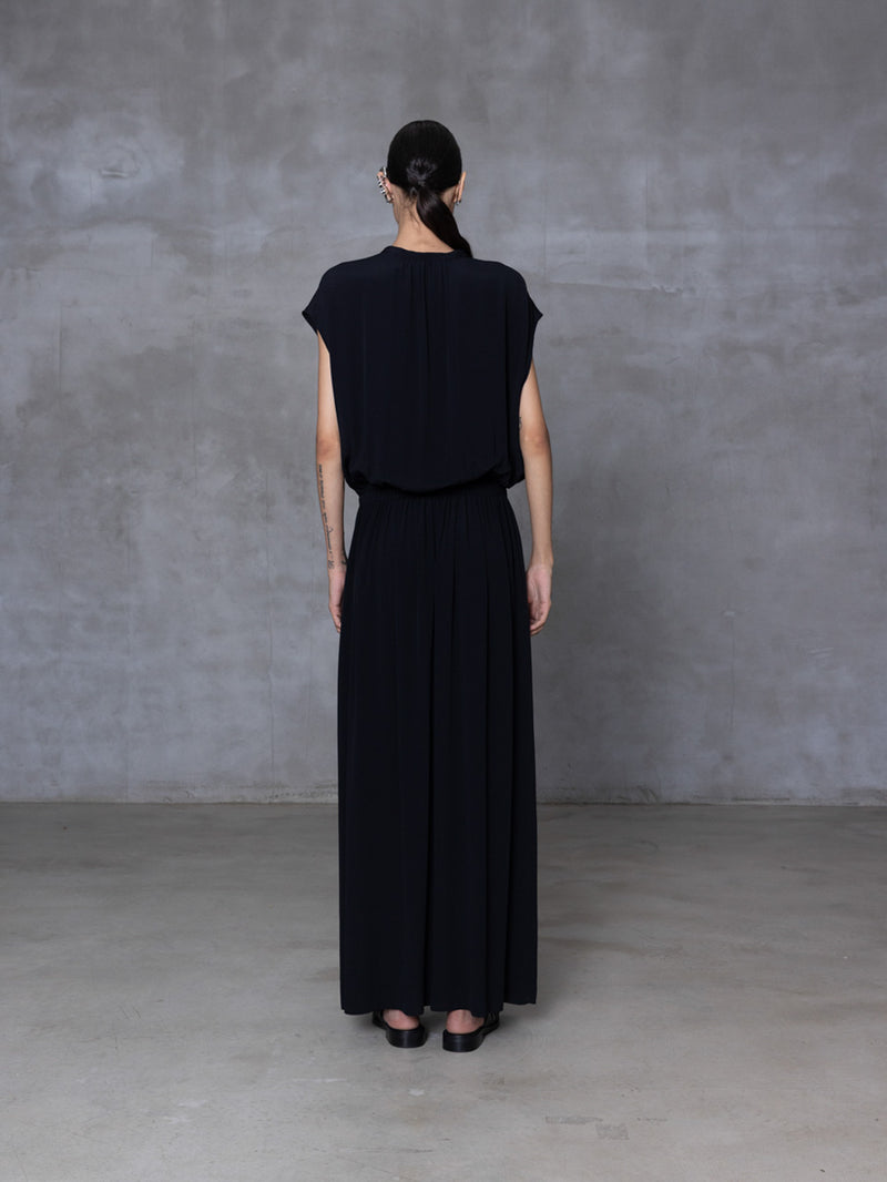 MAXI DRESS WITH SNAP DETAIL AT THE COLLAR - BLACK