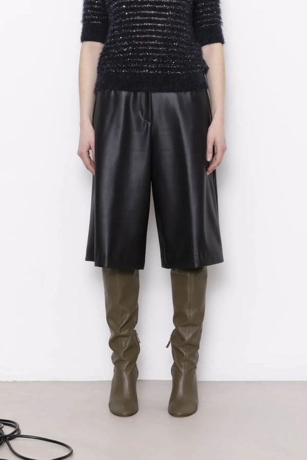 VEGAN LEATHER SHORTS- BLACK