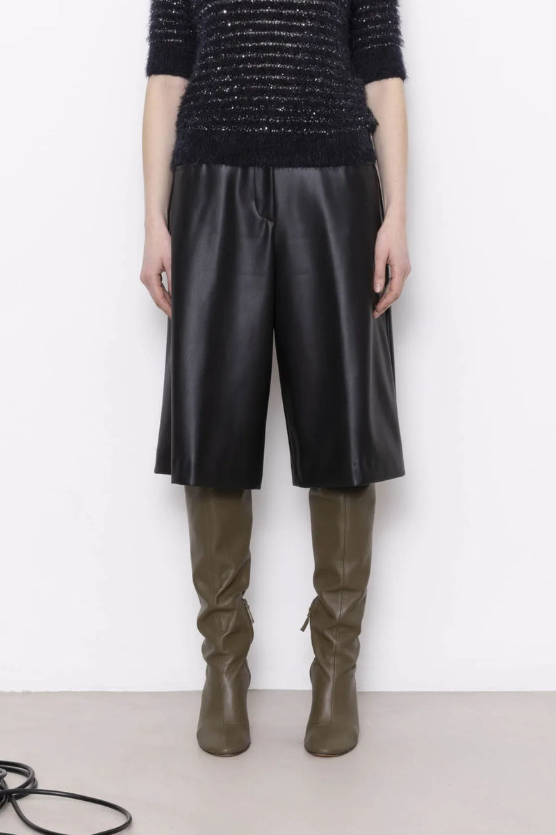 VEGAN LEATHER SHORTS- BLACK