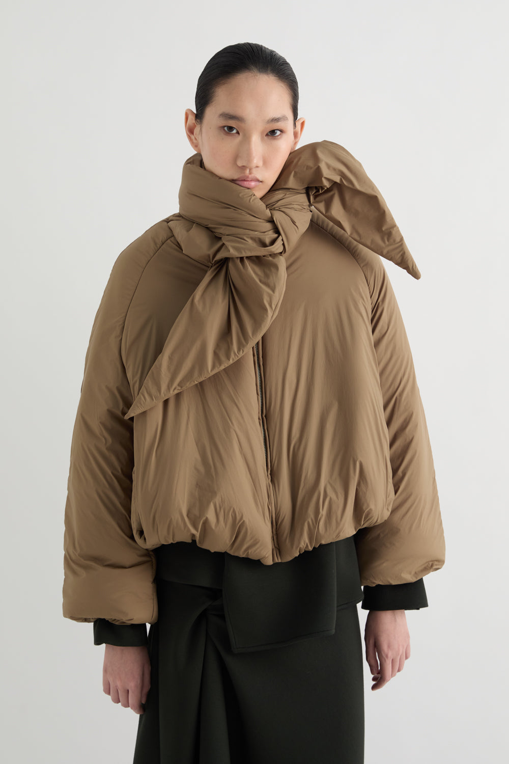 NECK TIE BUBBLE JACKET