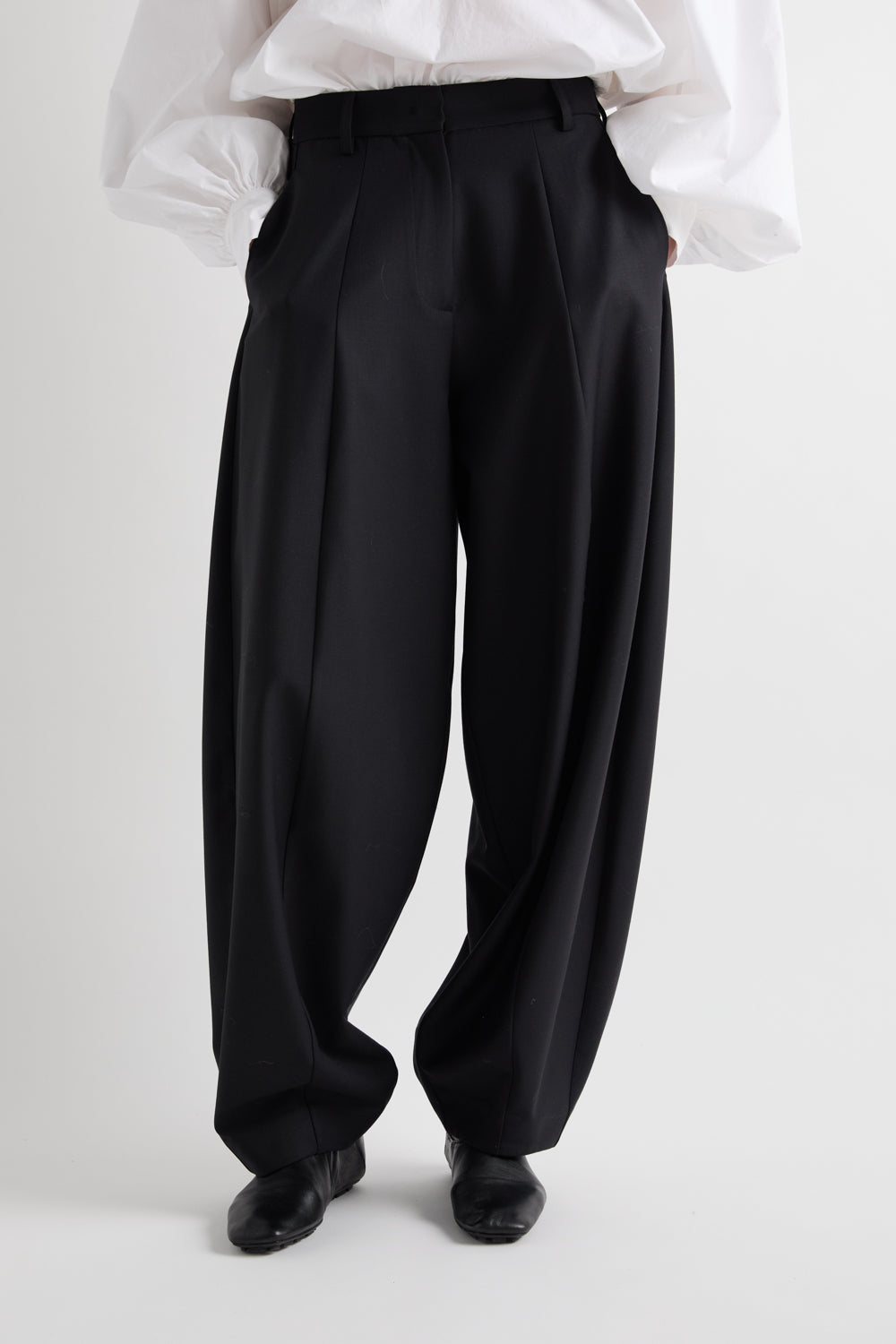 MID-RISE OVERSIZED SLACKS