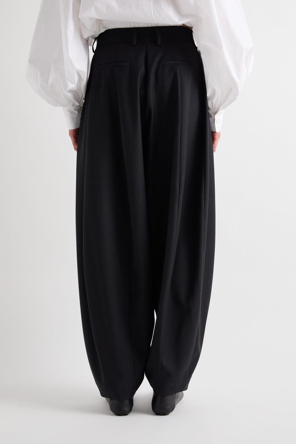 MID-RISE OVERSIZED SLACKS