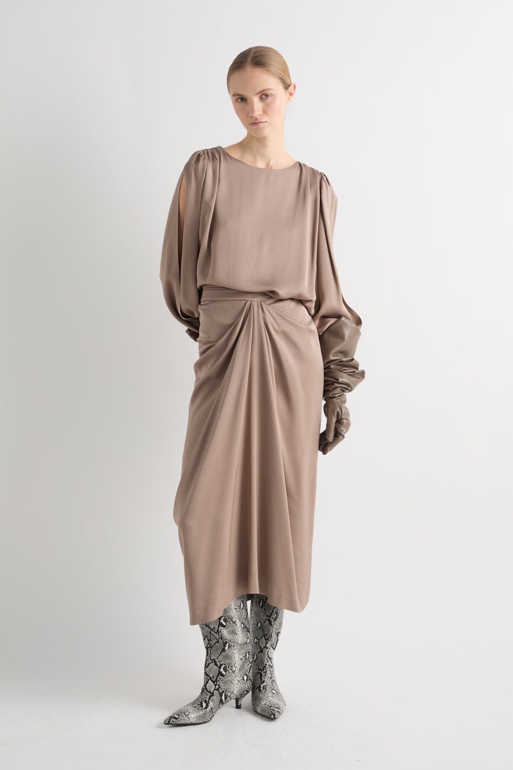 DRAPED LONG SLEEVE TOP