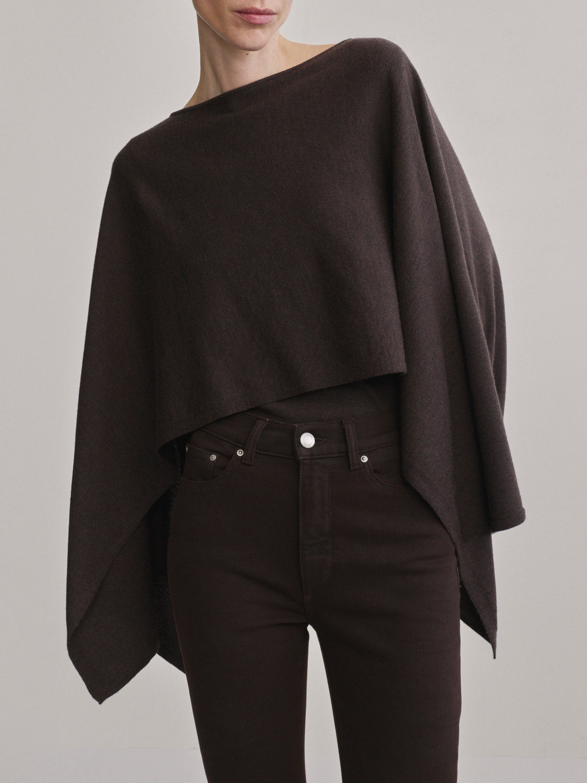 CAPE SWEATER - BROWN