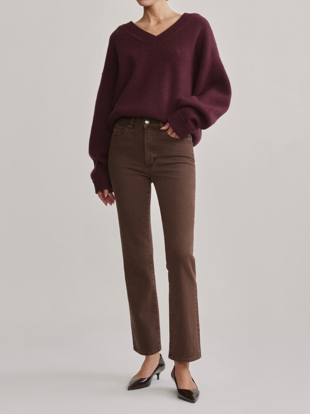 ROBBIE OVERSIZED V-NECK SWEATER